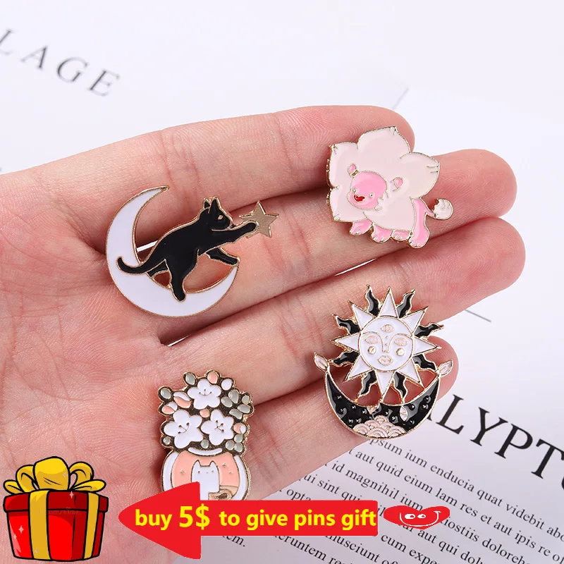 Черно-белая эмалированная заколка на лацкан с солнцем и луной оптовая продажа