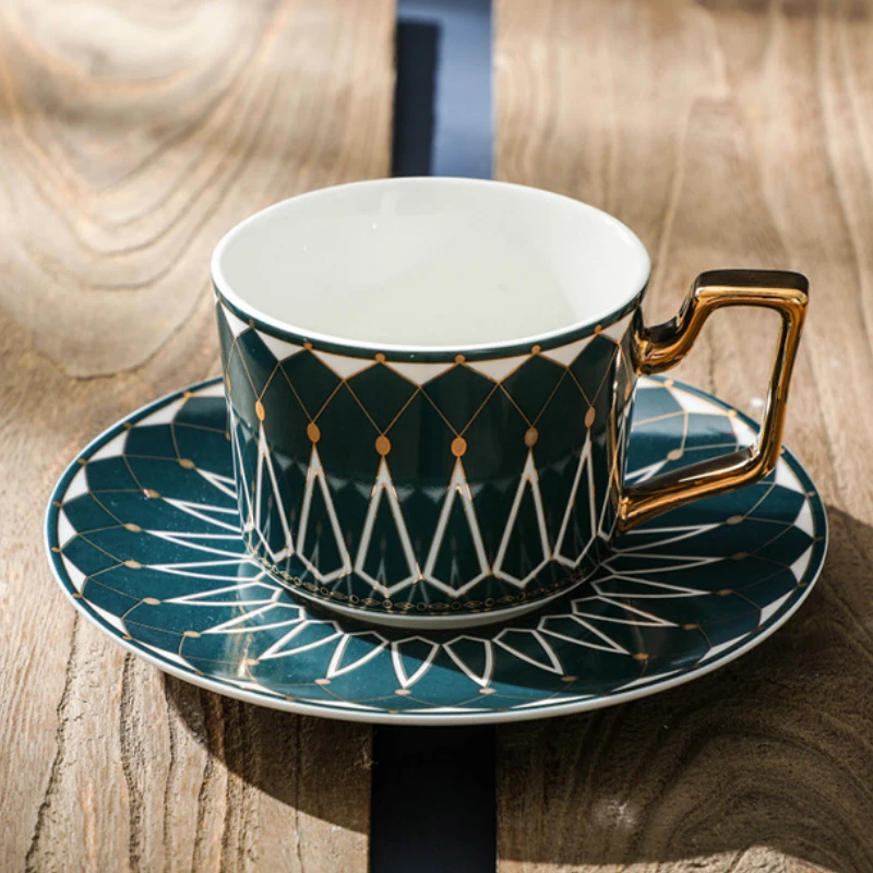 Забавный пылкий узор роскошная фарфоровая чашка и блюдце керамика простые