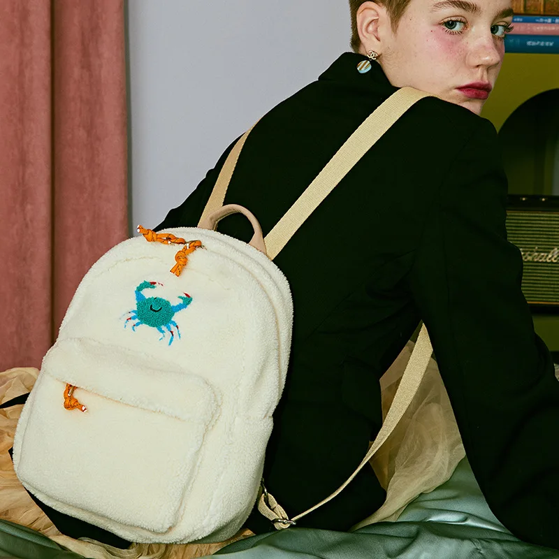 Мини-рюкзак YIZI оригинального дизайна с модным вышивкой из мягкого флиса, осенне-зимняя новинка, подходит для девочек-подростков.