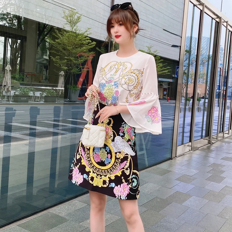 

Fashion Summer New Female Sets Holiday Party Exquisite Diamonds Trumpet Sleeve Tops + Dazzling Beaded Skirt Elegant Two-Piece