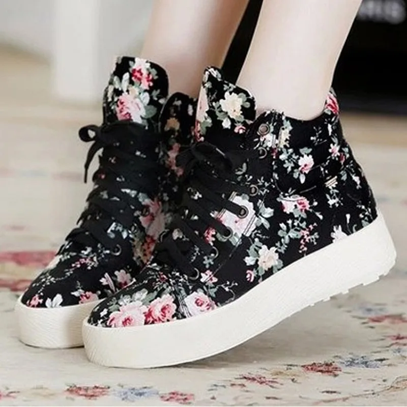 Новинка обувь на плоской платформе женская толстой подошве со шнуровкой модная