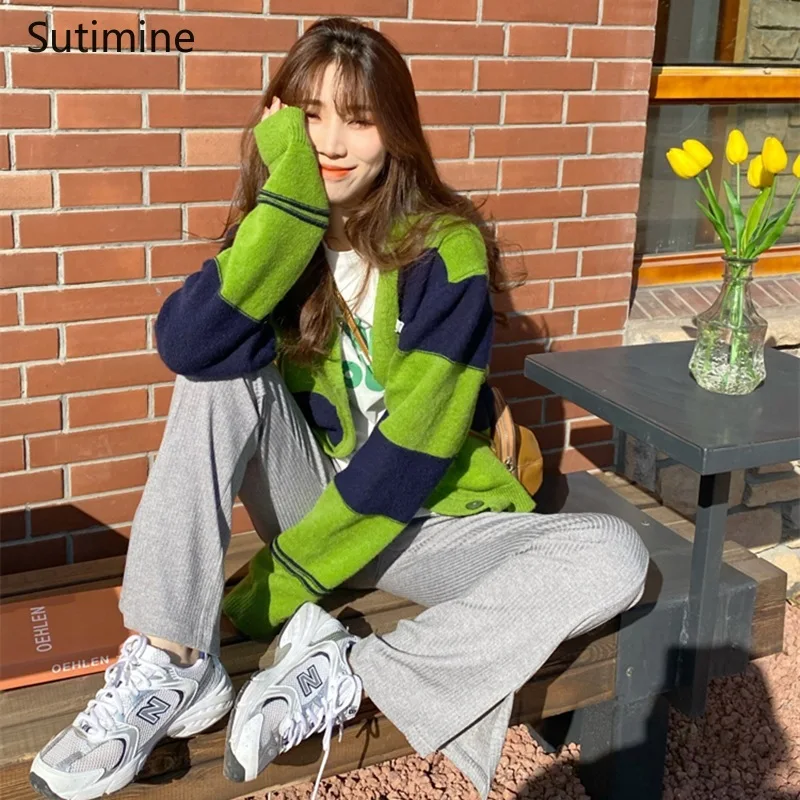 

Кофта женская трикотажная в широкую полоску, с V-образным вырезом, зеленый, осень 2021