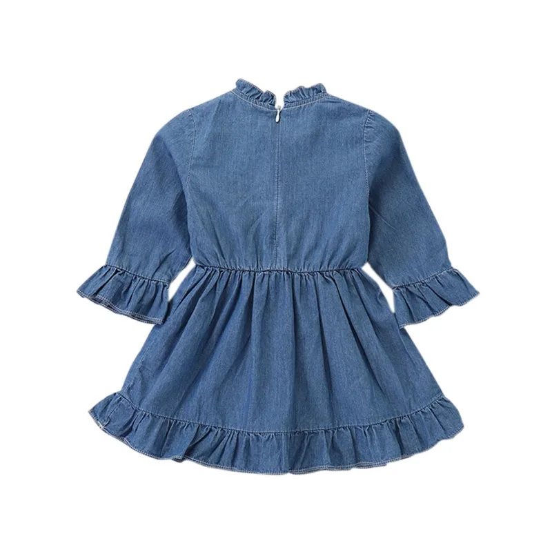 Повседневное джинсовое платье с длинными расклешенными рукавами для маленьких