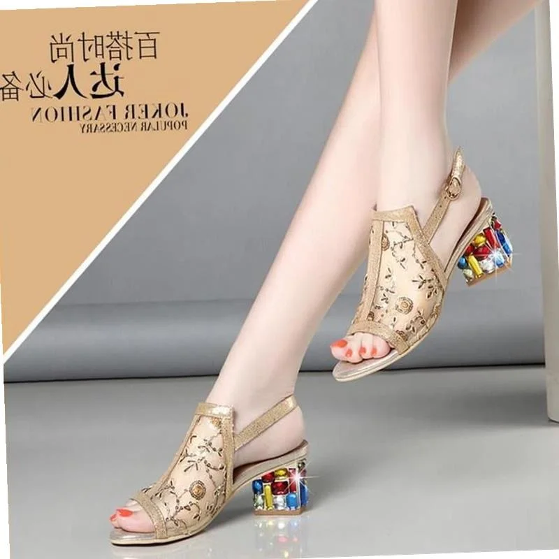 Женские сандалии на толстом каблуке с открытым носком сетчатые цветные стразы