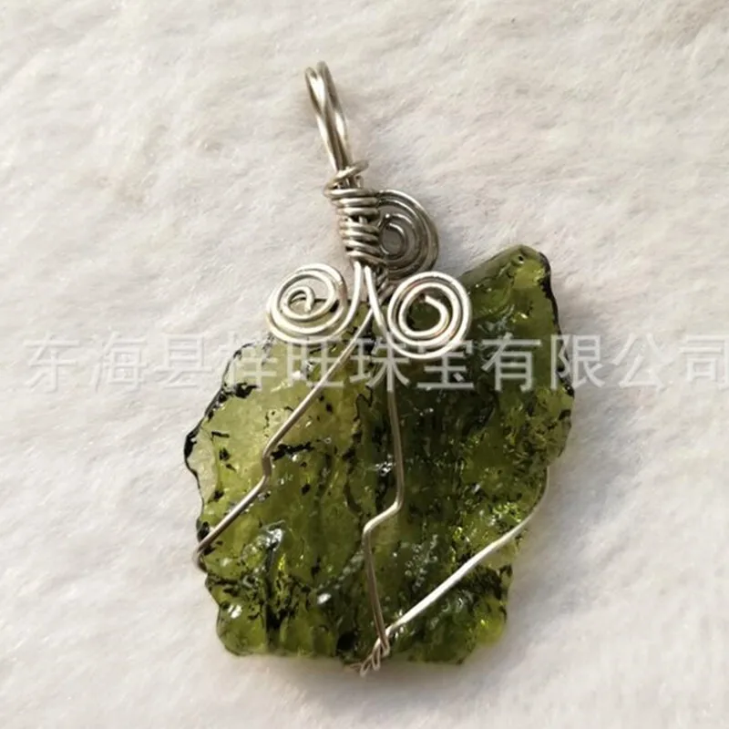 Фото Горячие продажи A ++ натуральный зеленый Аэролит Moldavite кристалл камень кулон энергия apotropaic4g-6g/Лот + бесплатная веревка уникальное ожерелье №2