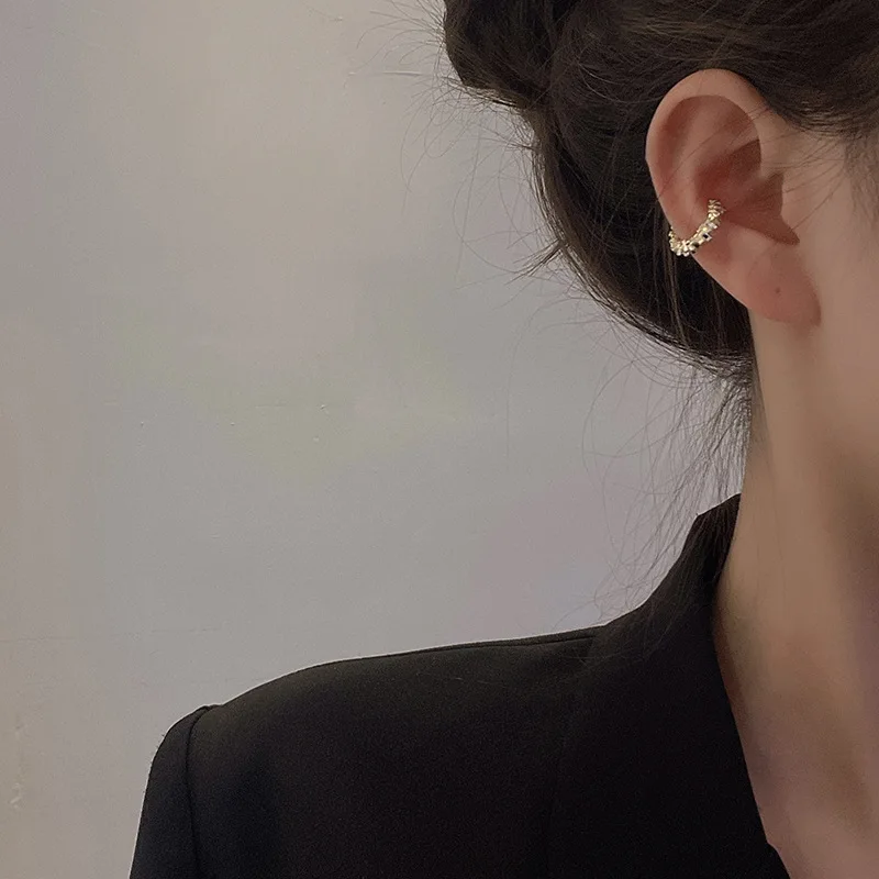 

Fashionable and Simple Metal Gold Female Cartilage Clip Ear Round Ear Cuff Beautiful Girl Simple Retro Jewelry Earrings Gift