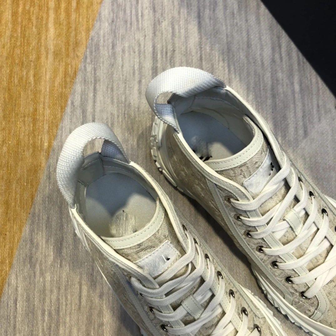 

2021 fashion show series, outdoor sports lace up casual shoes, versatile and comfortable, color: black and white, beibai,