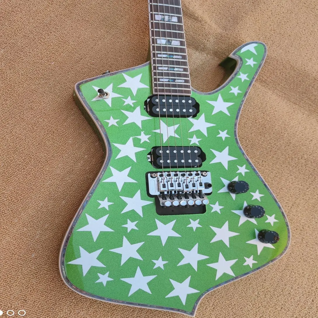 

Классическая Металлическая зеленая пятизвездочная электрическая гитара, серебристая металлическая фингерборд, инкрустация оболочкой, бе...