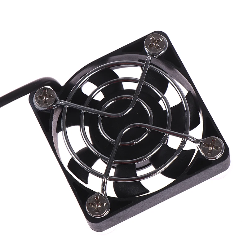 

USB Cooling Pad Cooler Fan Gamepad Game Gaming Shooter Mute Radiator Controller Heat Sink Universal Portable Mobile Phone Cooler