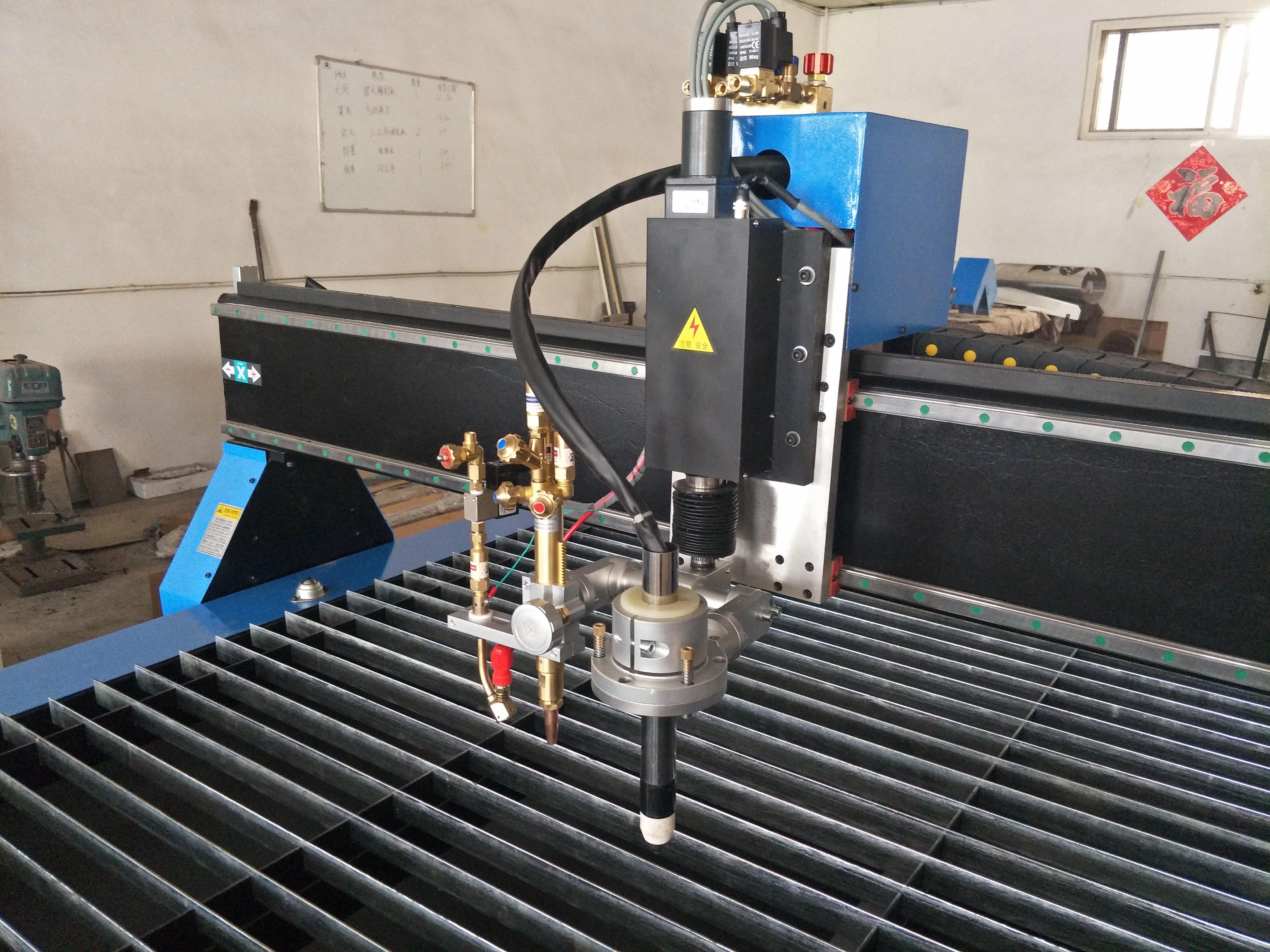 Станок для плазменной резки алюминия нержавеющей стали 1530 CNC-маршрутизатор