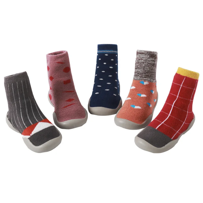 

Обувь для маленьких девочек, полосатые носки для новорожденных, обувь, нескользящая обувь для первых шагов, детские носки