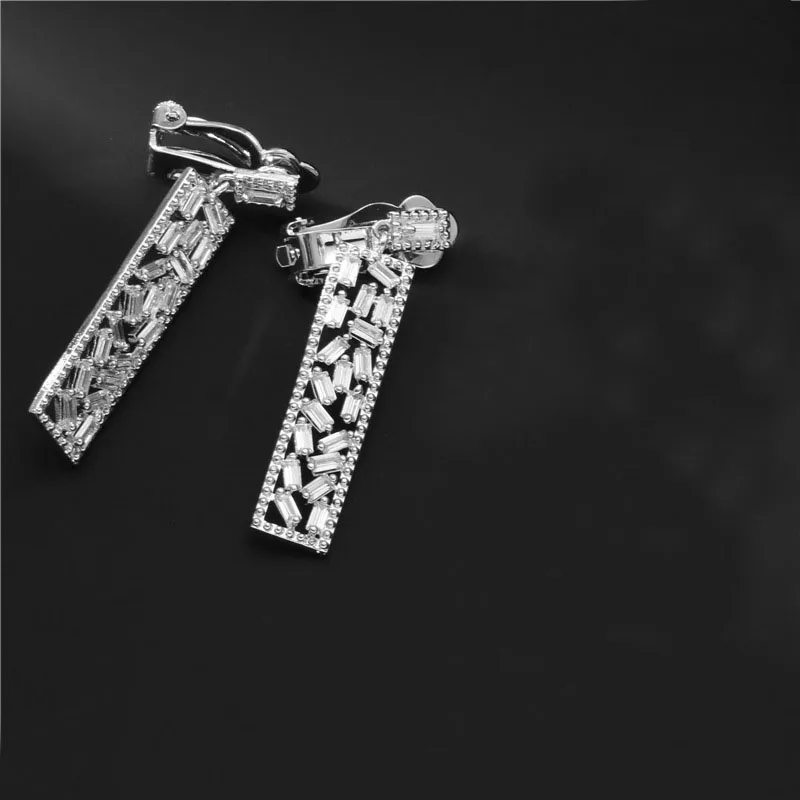 Роскошные квадратные свадебные серьги без пирсинга с фианитами