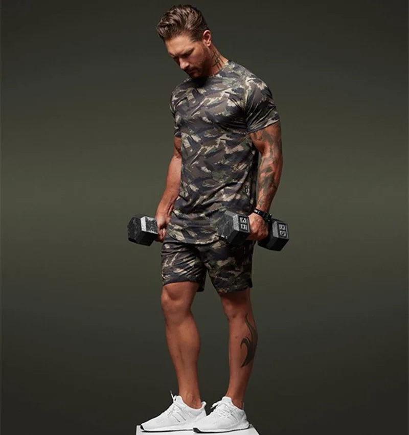 

2020 new sports suit 2 pieces men's sports suit fitness summer camouflage shorts + camouflage T-shirt men's leisure suit 3XL