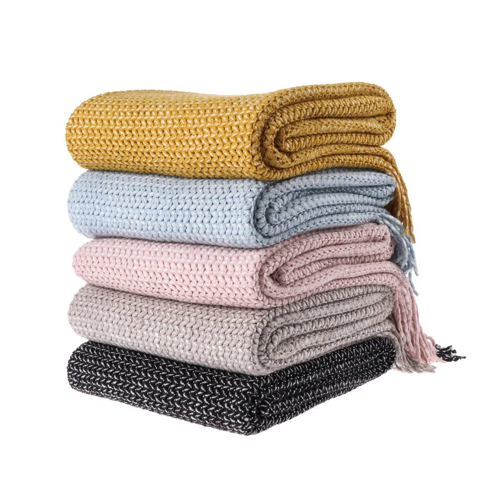 Вязаное одеяло Battilo для дивана кровати пляжа путешествий мягкое и удобное