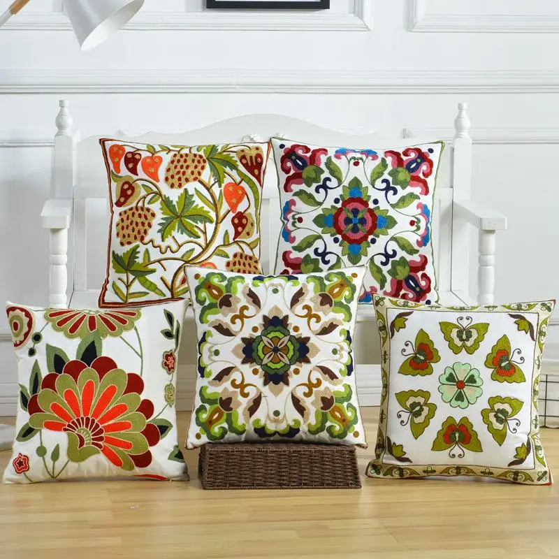 Декоративная подушка с вышивкой в виде бабочки 45 х45|Наволочки| |