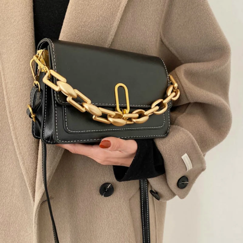 

Женские маленькие Роскошные брендовые сумки через плечо на толстой цепочке для женщин черные дамские сумочки на плечо 2021 зимние кожаные су...