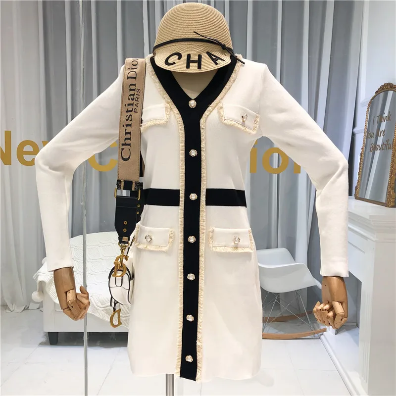 Женское трикотажное платье ALPHALMODA французское с V-образным вырезом и длинными