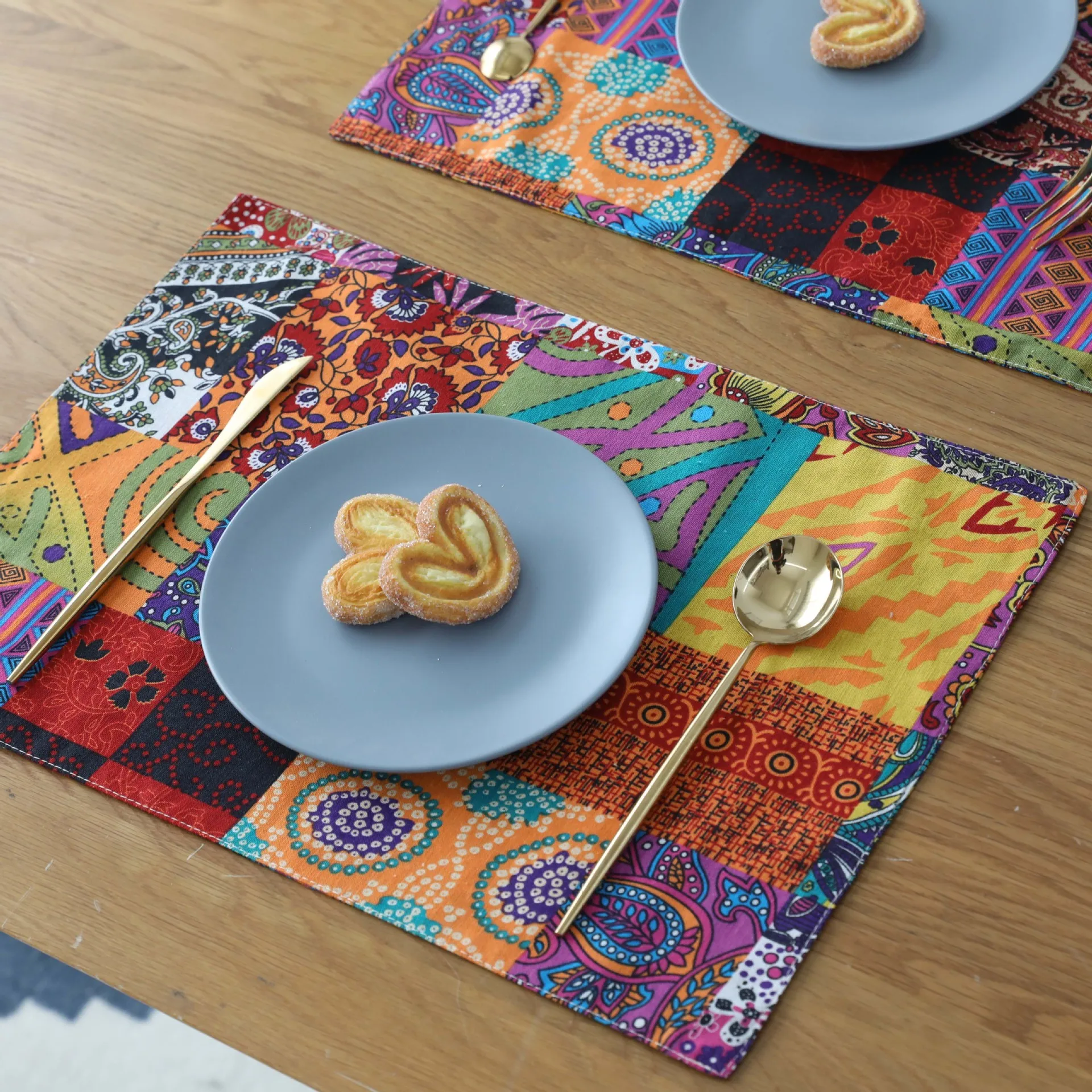 

Bohemian Fabric Western Placemat, Heat Insulation Thick Cotton Linen Anti-scald Table Bowl Mat