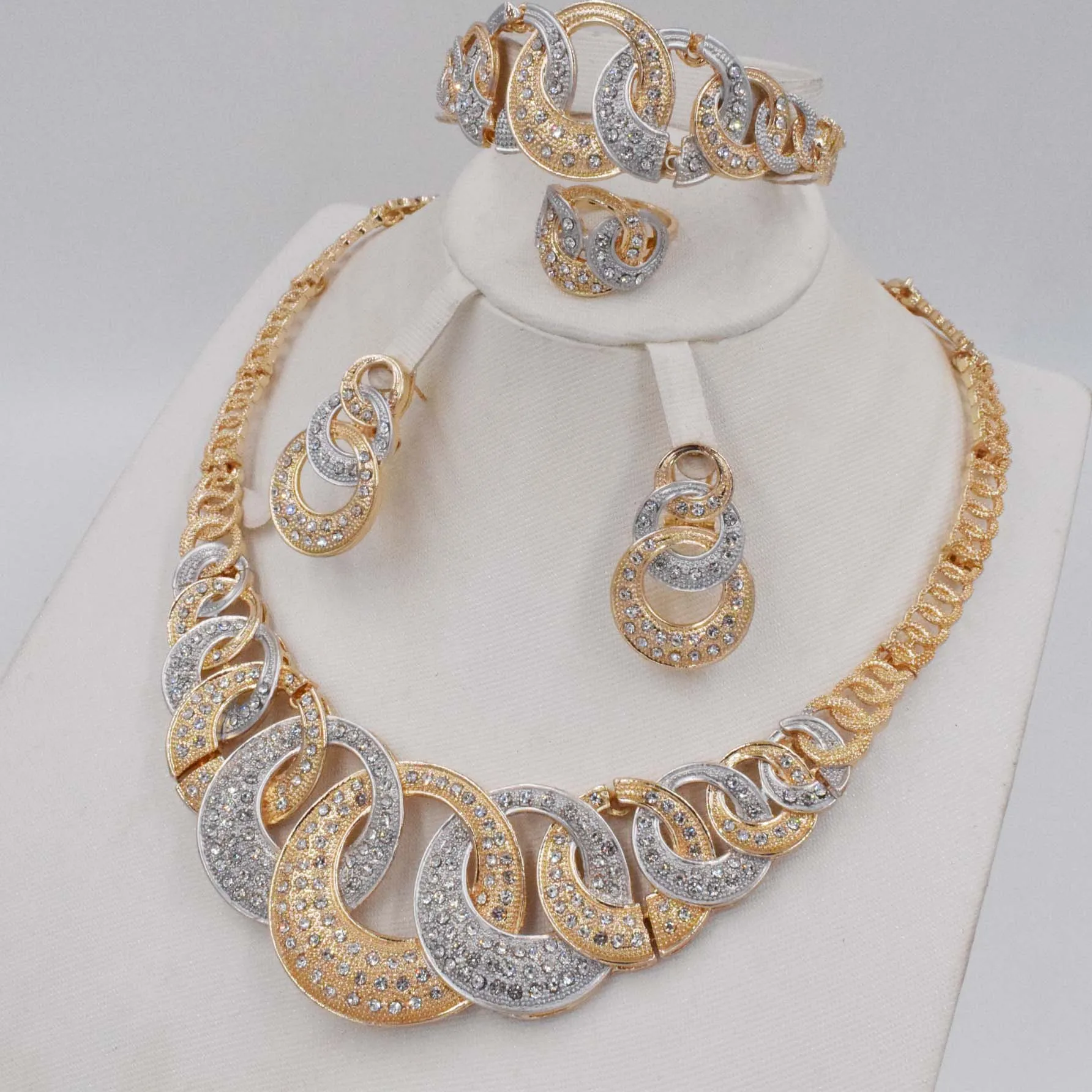 Комплект ювелирных украшений из бисера и | Украшения аксессуары