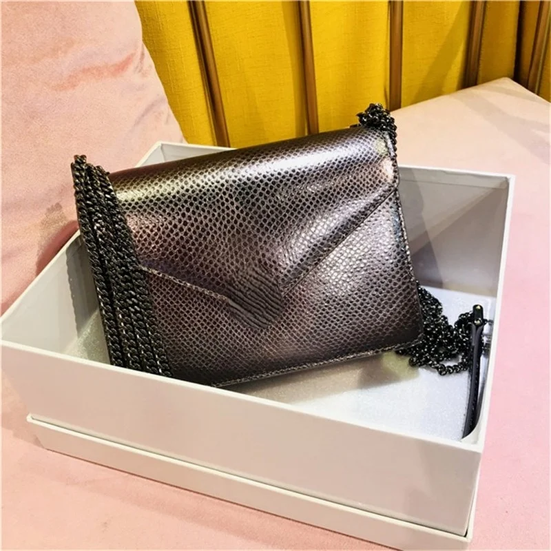 

2021 new women's bag women's snake leather chain small square bag fashion atmosphere messenger bag envelope bag