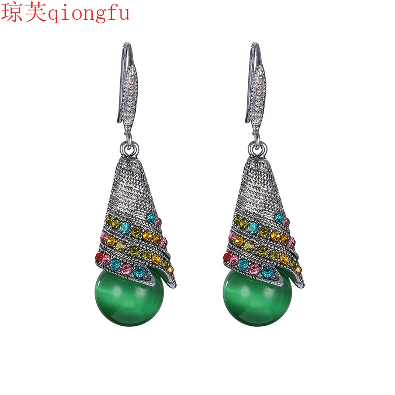 

Fashion Korean earrings 2021 personality is thin opal female European and American fashion earrings retro ethnic style jewelry