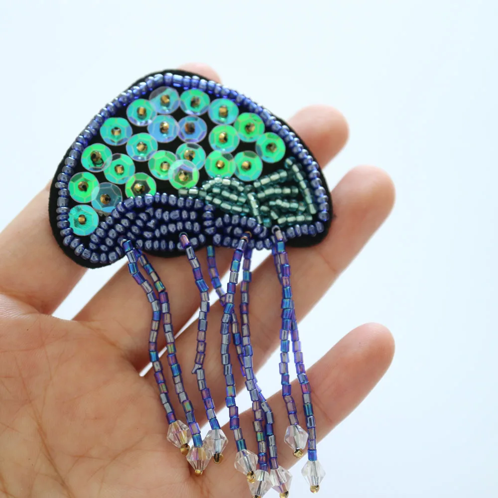 

2pc/lot cute blue Jellyfish patches for clothes rhinestone beaded Patches for clothing DIY sew on parches Embroidery appliques