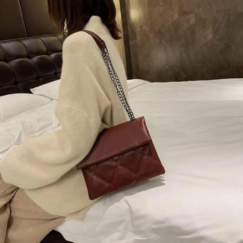 

Solid color leather shoulder messenger bag 2020 new ladies chain handbags fashion casual shopping bag multi-layer envelope bag