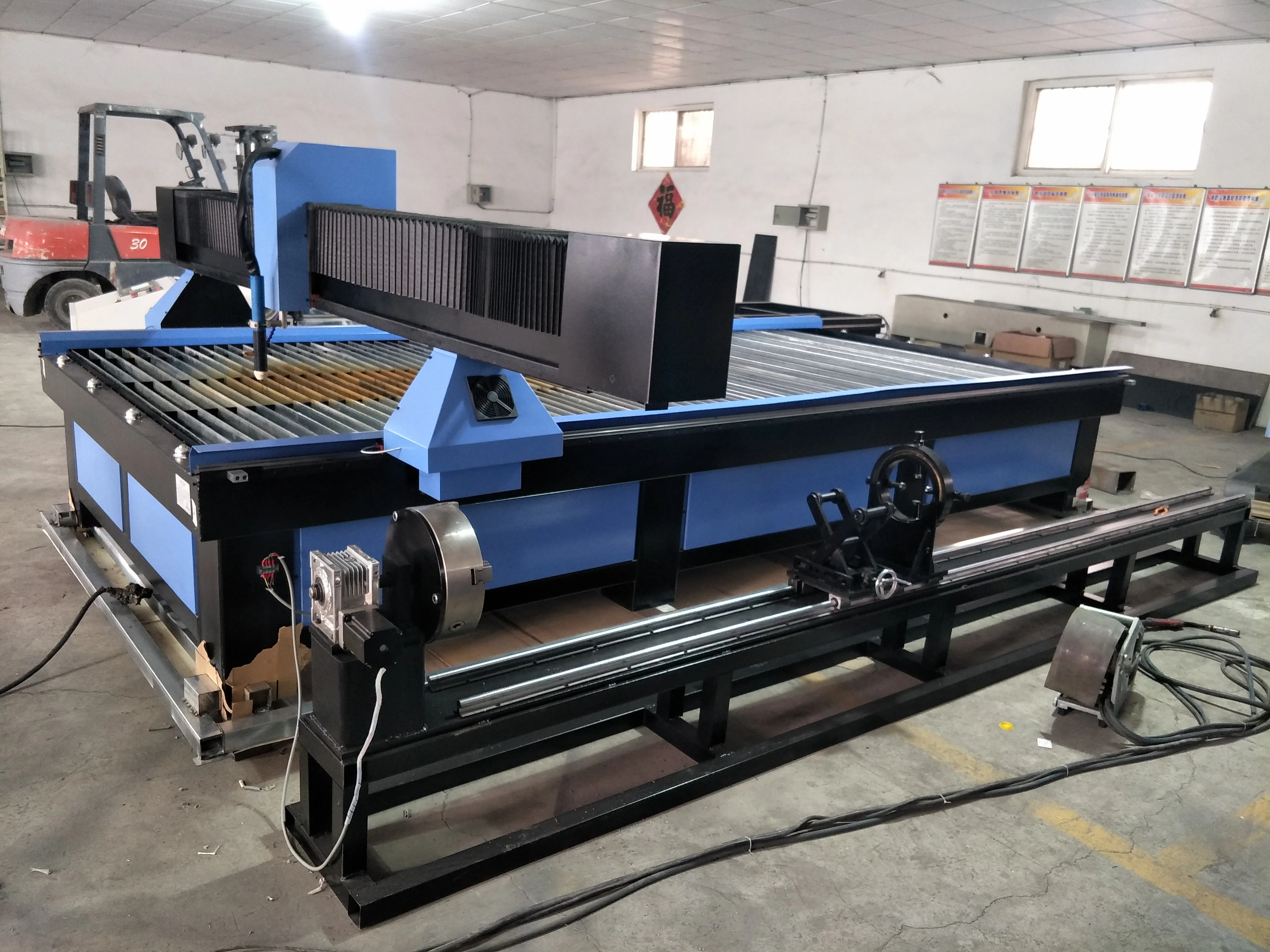 Сертификат CE ISO 1325 1530 1540 1560 cnc плазменный с буровой головкой роторное устройство