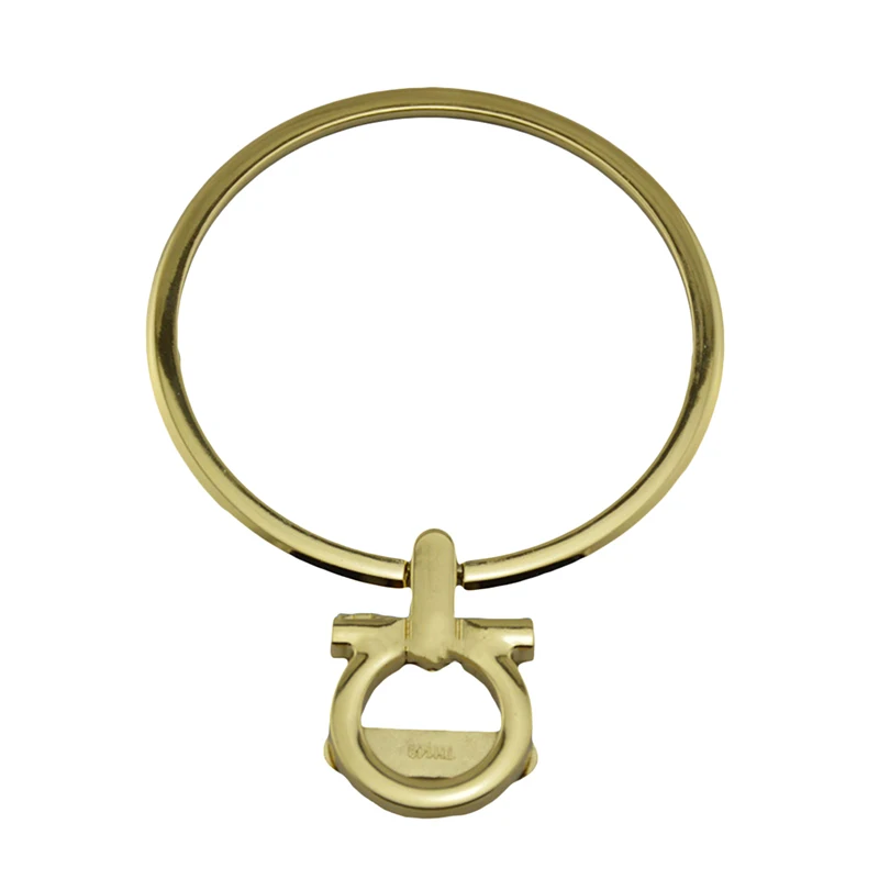 Женская сумка с металлической ручкой в модном дизайне кольца - аксессуары для крепления на плечо или в руку.