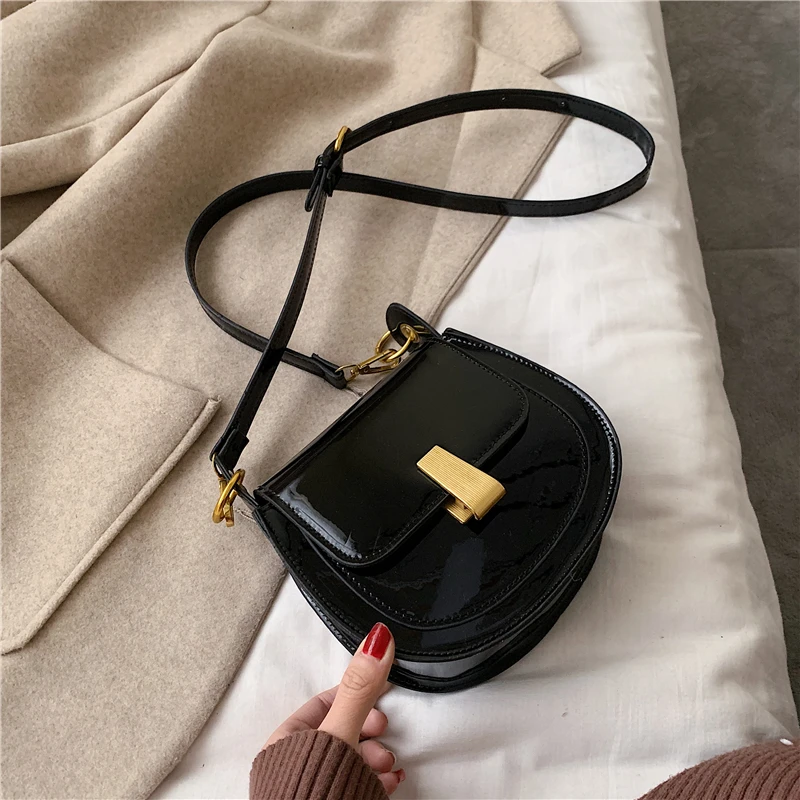 Новая женская сумка однотонная мессенджер через плечо модная повседневная