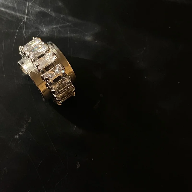 

East Gate ear bone clip European and American style female minority design fashion personality simple wave cold