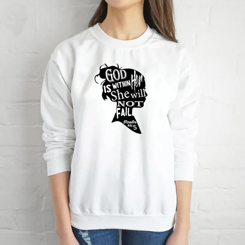 Бог в ней она не пропадет. Футболка с текстом Псалом Библии христианский топ для