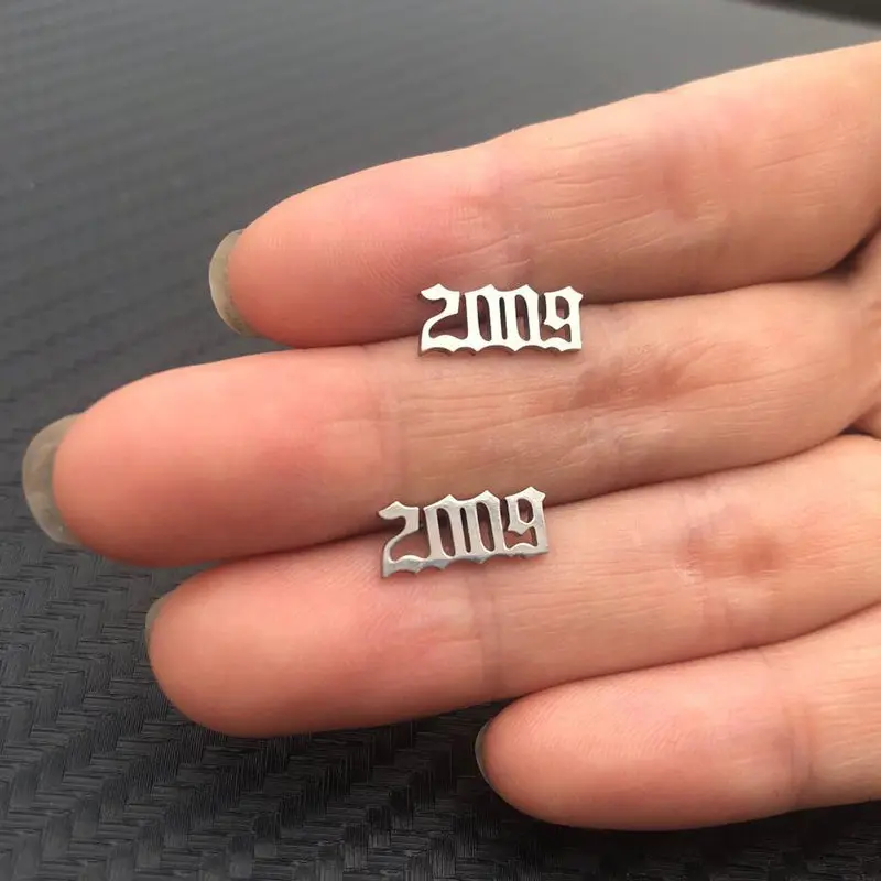 Новый Нержавеющая сталь год столб уха серьги-гвоздики Бижутерия цвета: