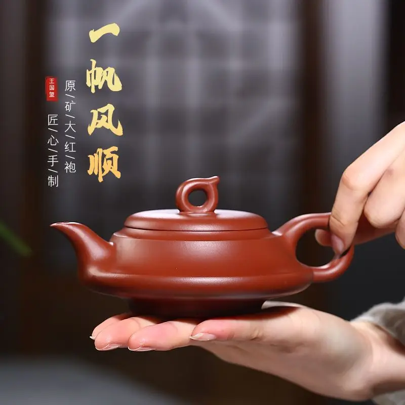 

Kitchen,Dining & Bar