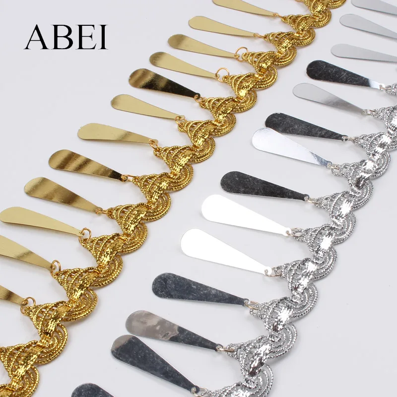 Кружевная лента с бахромой и кисточками золотистая/серебристая блестками для