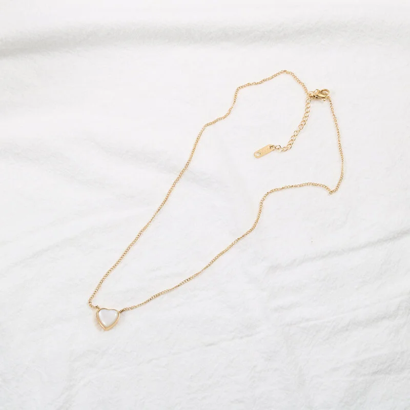 

Minimalist Carving Peach Heart White Gold Necklace Chain On The Stainless Steel Gift For Women Pendants Accessories Jewelry