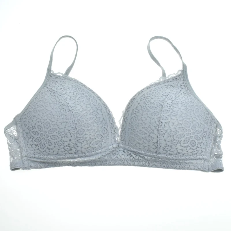 Комплект женского кружевного нижнего белья с чашками пуш-ап