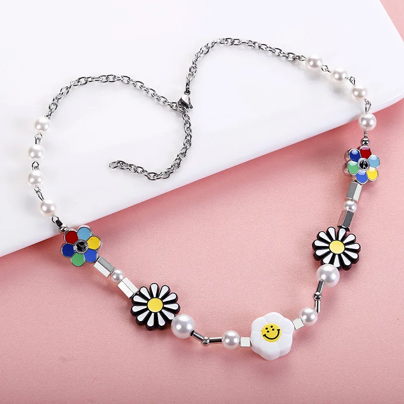 

COWBREAD Sun Flower Necklace for Women Bohemia Choker Necklace Short Jewelry Women's Neck Chain