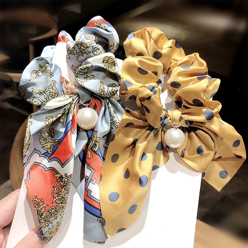 Резинка для волос женская с бантом и жемчугом элегантная эластичная заколка