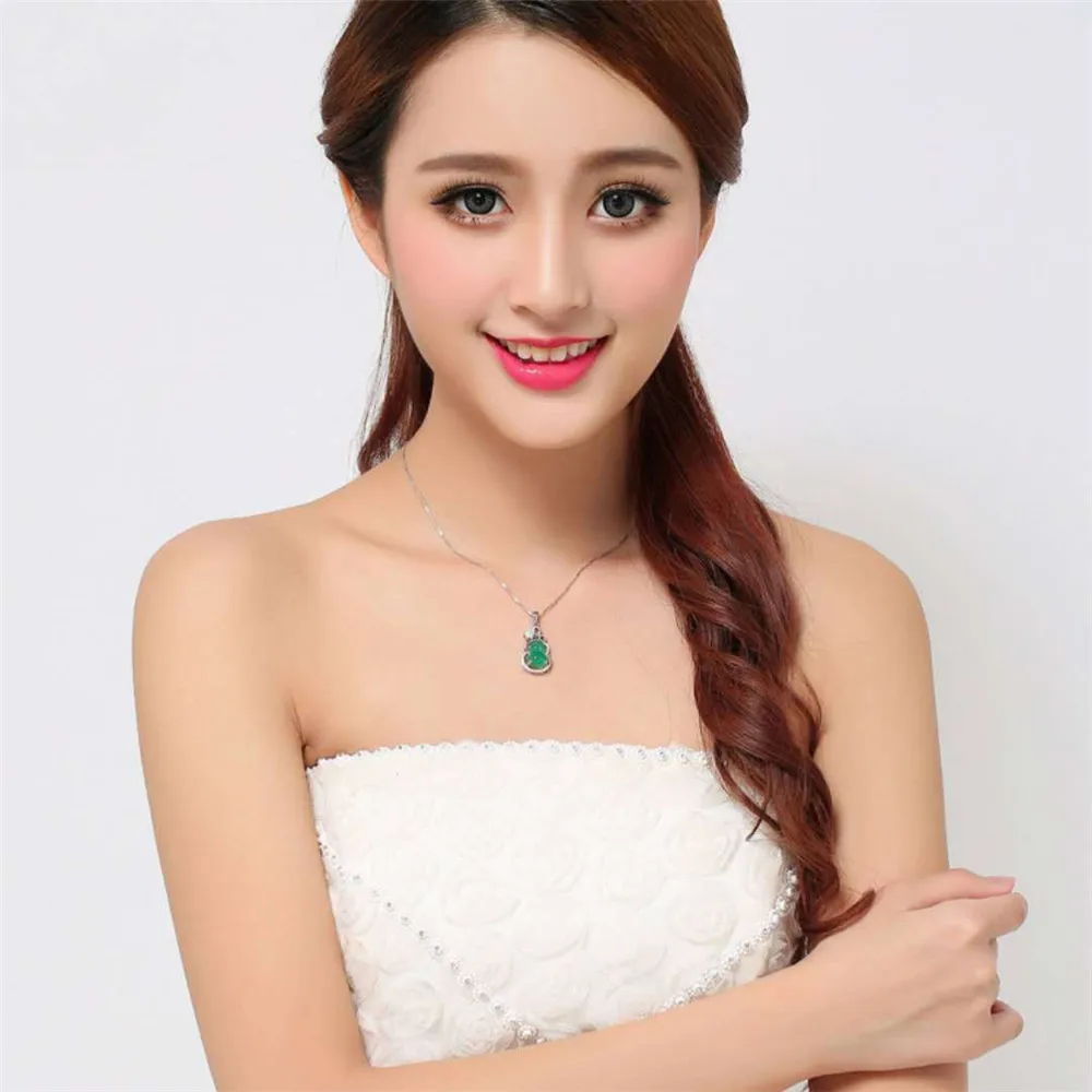 

Onyx Green Jade Pendant Necklaces For Women Emerald Gemstones White Silver Color Choker Diamonds Elegant Party Jewelry Gift