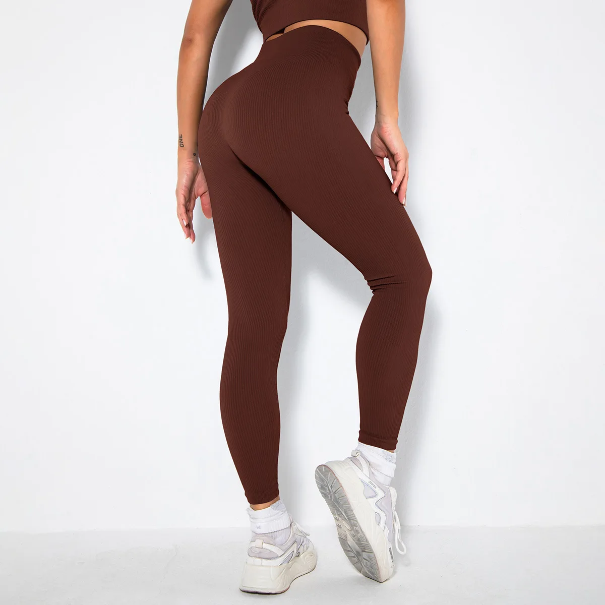 

1pcs / European and American Seamless Thread Hip Raising Yoga Pants Women's Sports Running Fitness Pants Nine Point Tight Yoga