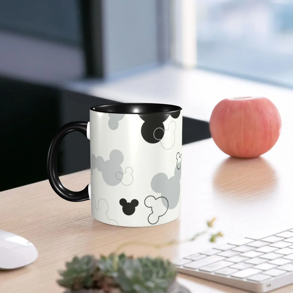 

Disney Mickey Minnie eramic Mug coffee cup Cartoon Christmas Gift For Friends classic Cartoon coffee mug Original mugs Anime
