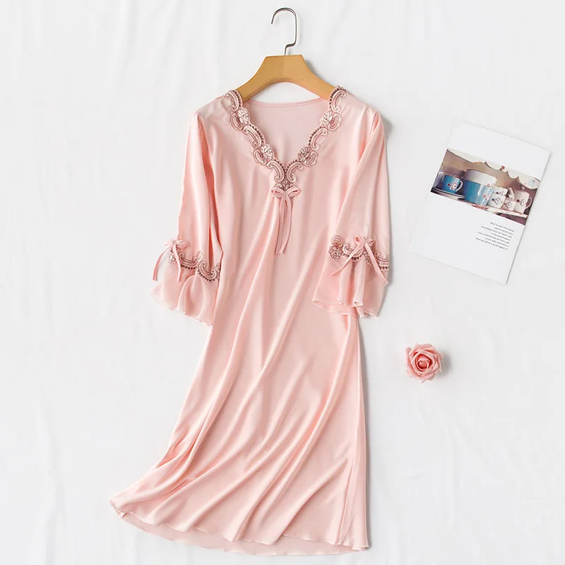 

Homewear Lace Summer Sexy Women Embroidery Nightdress Casual Bathrobe Gown Sleepwear Home Clothing Satin Nightgown New Negligee
