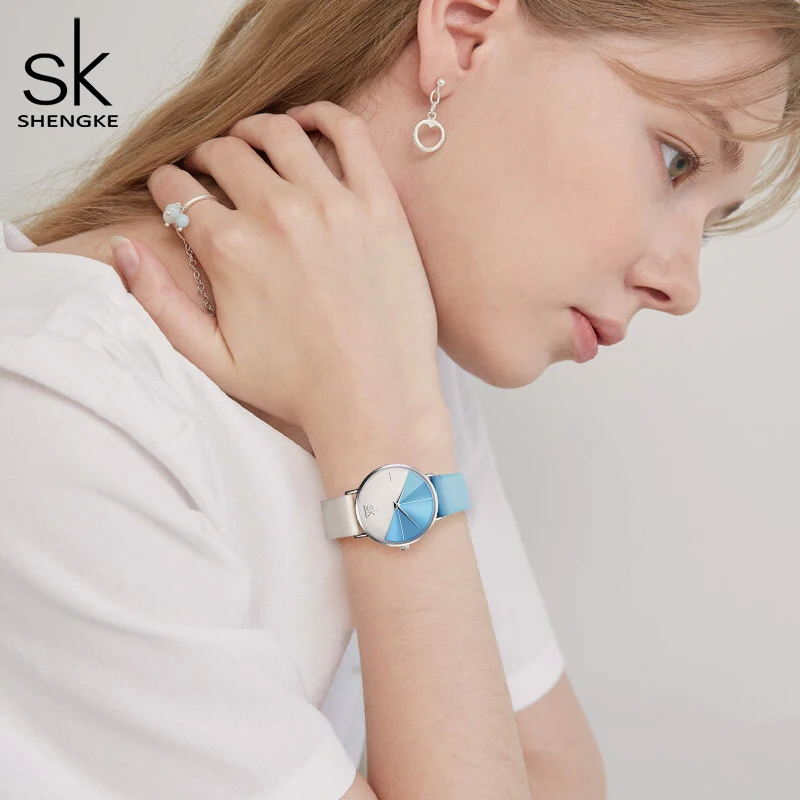 Женские кварцевые наручные часы Shengke с кожаным ремешком круглым