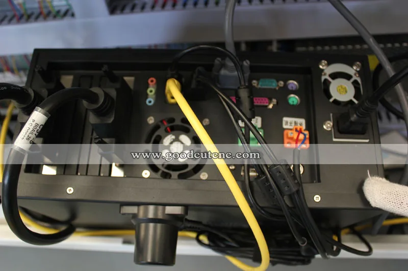 

1530 Optical metal tube pipe cnc fiber laser cutting machines body