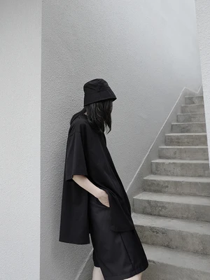 Женская футболка с коротким рукавом белая большого размера круглым вырезом и