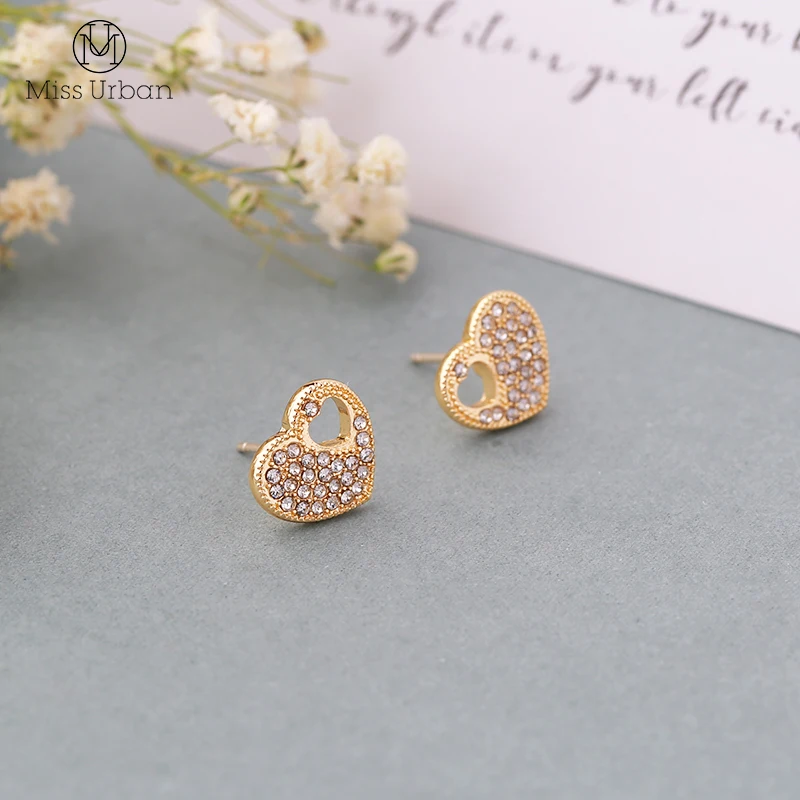 Новое поступление простые дизайнерские серьги-гвоздики золотистого цвета в