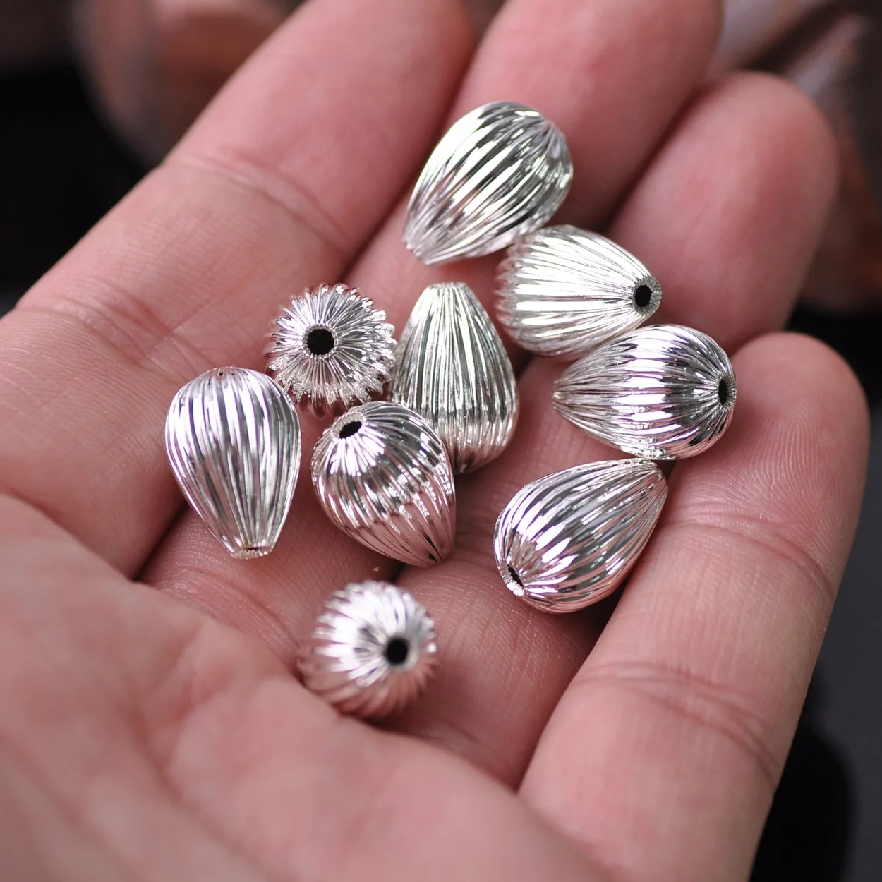 10 шт. Позолоченные 16x11 мм каплевидные полые Плиссированные Металлические