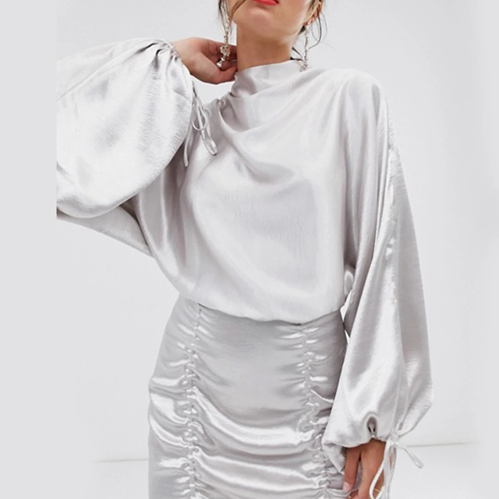 Женское мини платье с длинным рукавом металлическое облегающее на шнуровке