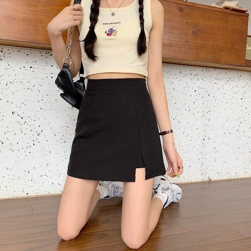

2021 spring and autumn new design sense slit high waist short skirt is thin and versatile a-line bag hip skirt